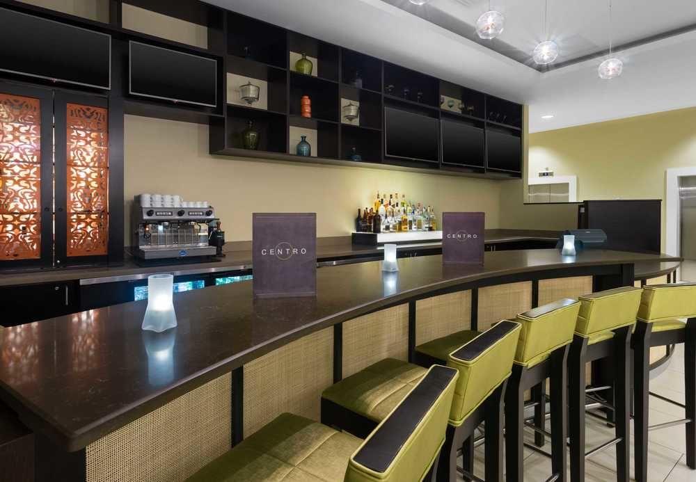 מלון Courtyard By Marriott Kingston, Jamaica מראה חיצוני תמונה