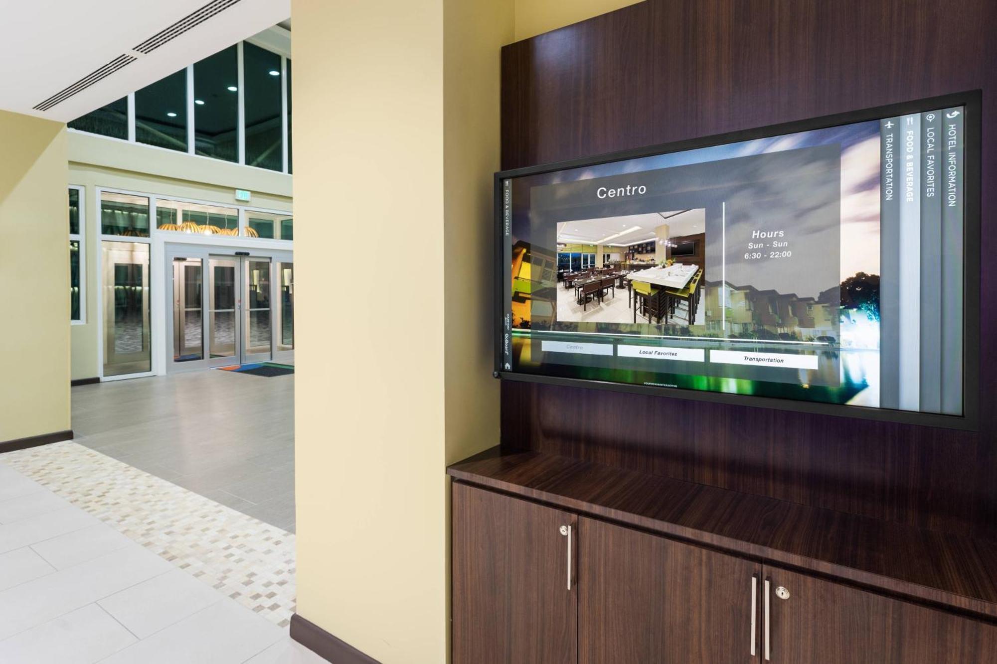 מלון Courtyard By Marriott Kingston, Jamaica מראה חיצוני תמונה