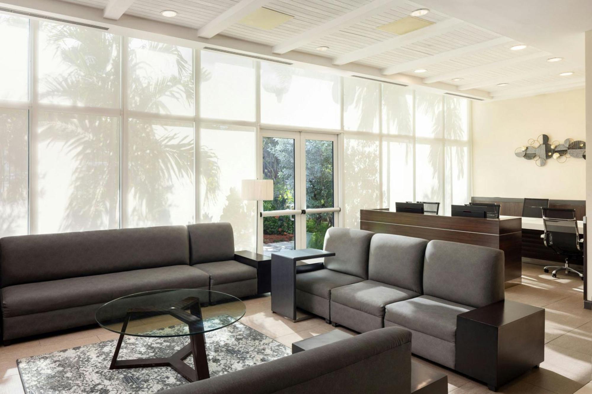 מלון Courtyard By Marriott Kingston, Jamaica מראה חיצוני תמונה