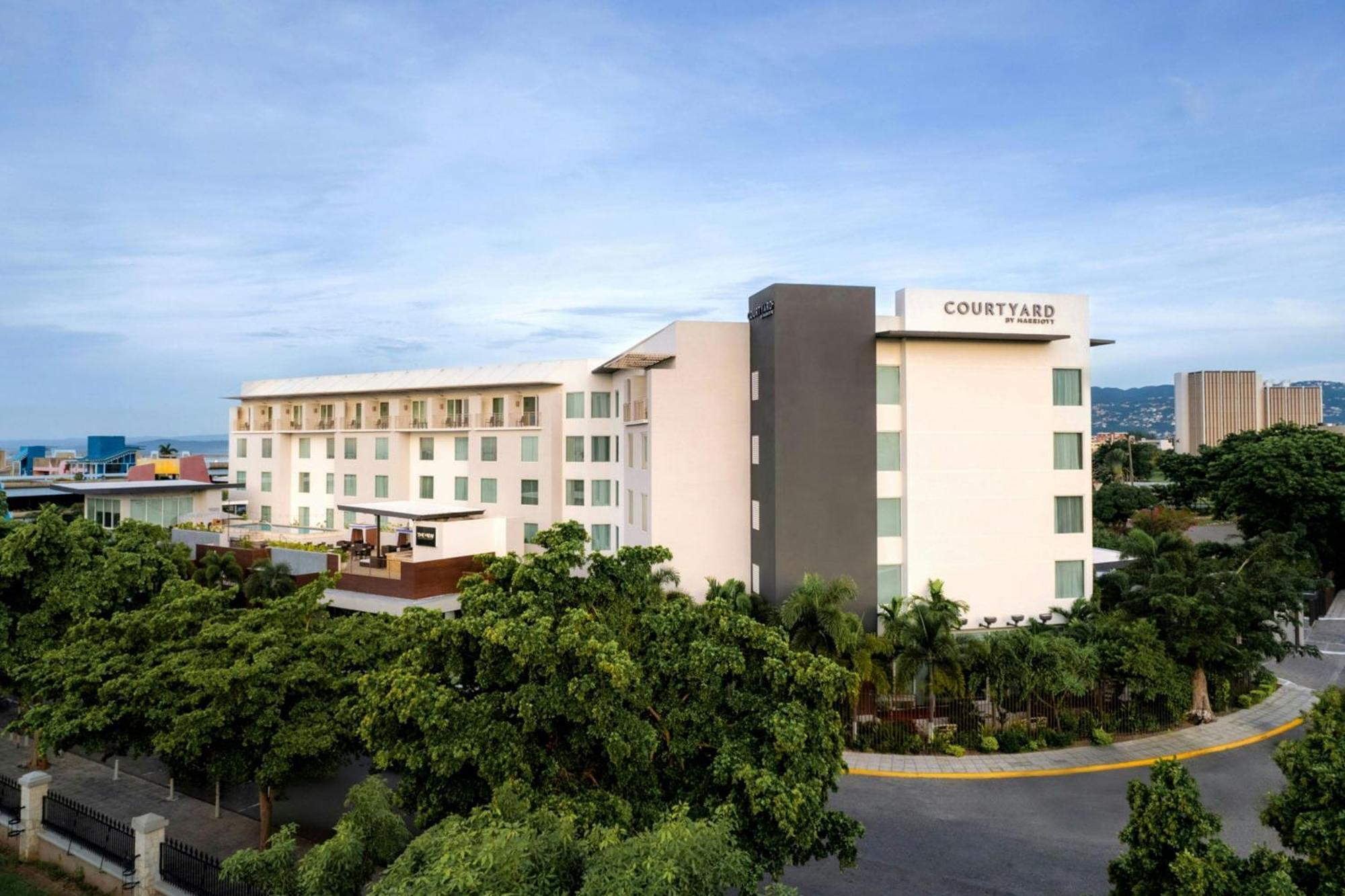 מלון Courtyard By Marriott Kingston, Jamaica מראה חיצוני תמונה
