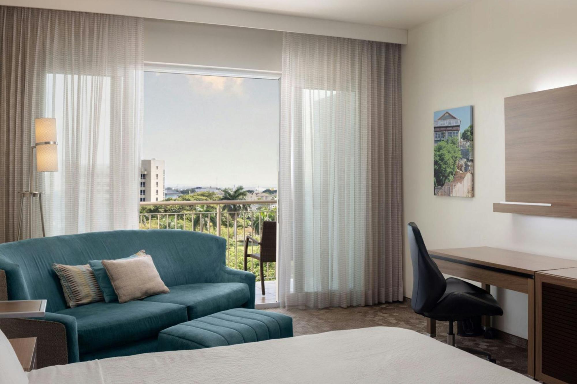 מלון Courtyard By Marriott Kingston, Jamaica מראה חיצוני תמונה
